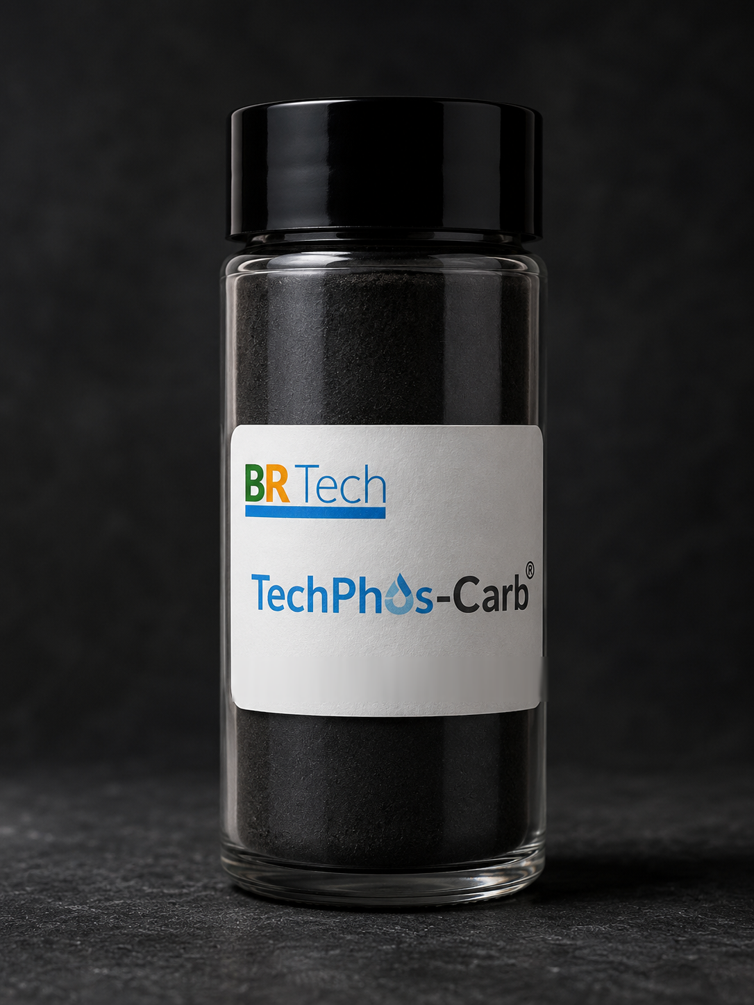Frasco de TechPhos-Carb®, adsorvente multicontaminante em pó fino escuro, com rótulo da marca